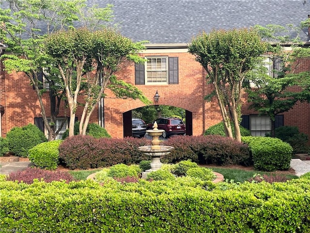 view of front facade