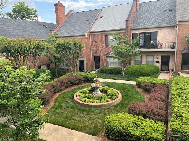 exterior space featuring a yard