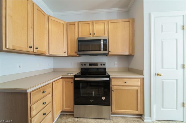 kitchen featuring kitchen peninsula, ceiling fan, light brown cabinets, white appliances, and sink