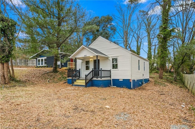 view of front of property with covered porch