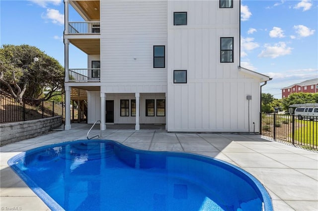 101 Melanie St, Emerald Isle, NC 28594 - view of swimming pool featuring a patio area, fence, and a fenced in pool