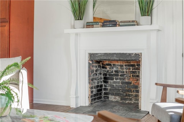 details featuring hardwood / wood-style flooring