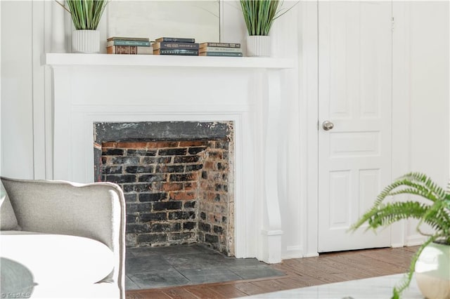 interior details with hardwood / wood-style floors