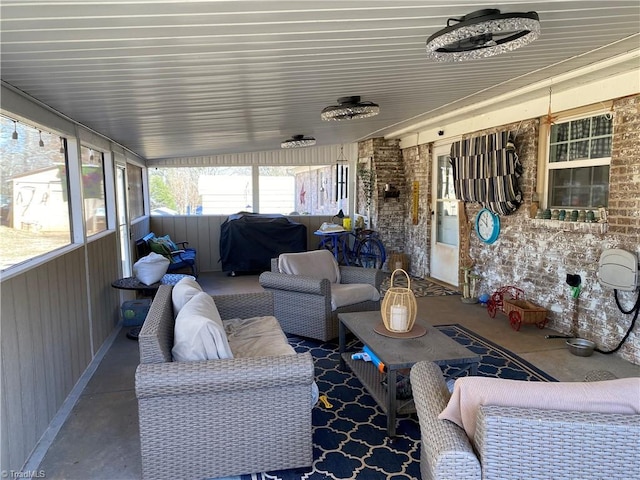 view of sunroom / solarium