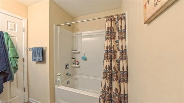 104 Tilleys Grove Dr, Kernersville, NC 27284 - full bath with shower / tub combo with curtain and baseboards