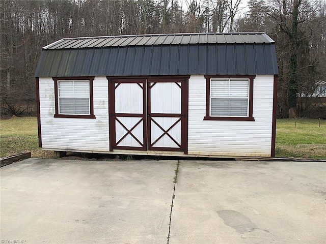 view of outbuilding