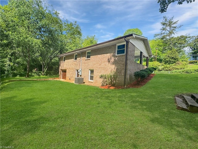 964 Mountain View Rd, North Wilkesboro, NC 28659 - rear view of property with brick siding and a lawn