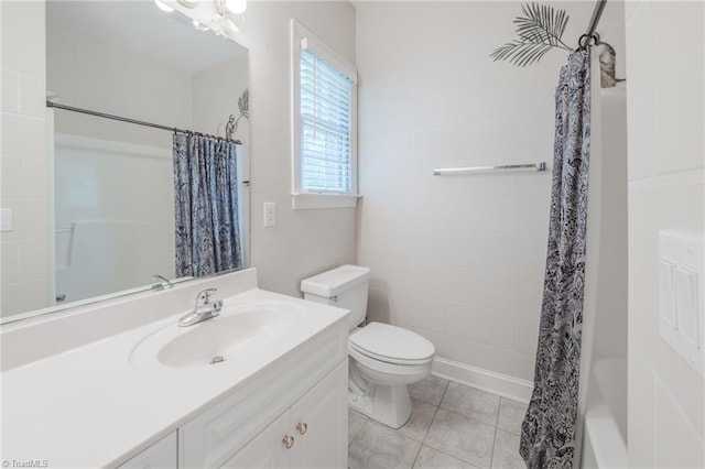 2809 Churchill Ct, High Point, NC 27262 - full bath with vanity, toilet, tile patterned flooring, and shower / tub combo