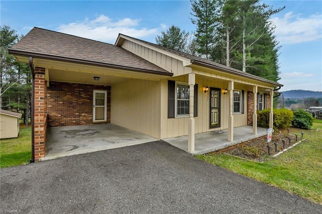 view of front of house with a porch