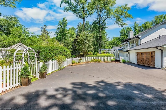 3500 Quarterstaff Pl, Winston-Salem, NC 27104 - view of patio with asphalt driveway