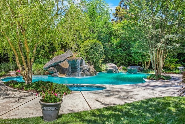 3500 Quarterstaff Pl, Winston-Salem, NC 27104 - swimming pool featuring a patio area