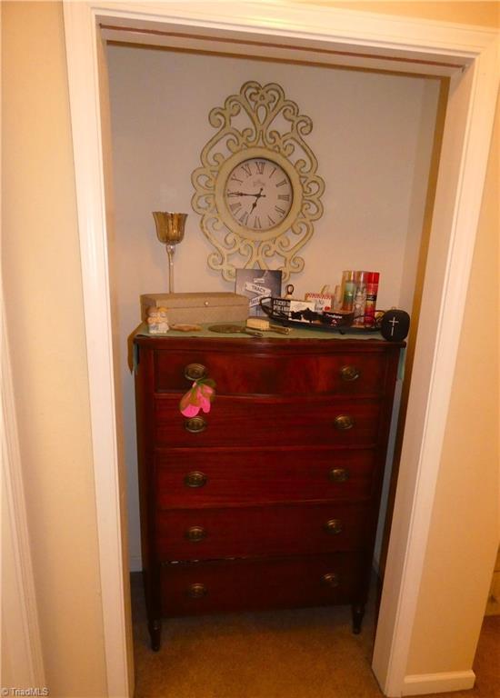 149 Pinewood Ln Unit 104, Bermuda Run, NC 27006 - detailed view of a dry bar