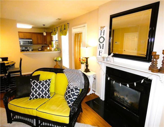 149 Pinewood Ln Unit 104, Bermuda Run, NC 27006 - living room with wood finished floors