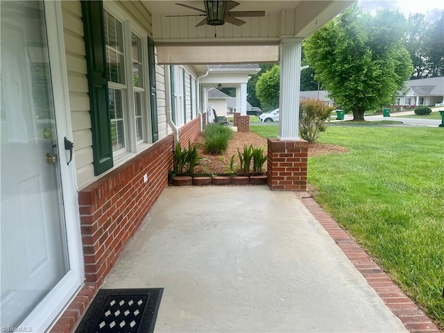258 S Boyles St, Pilot Mountain, NC 27041 - view of patio / terrace with covered porch and ceiling fan