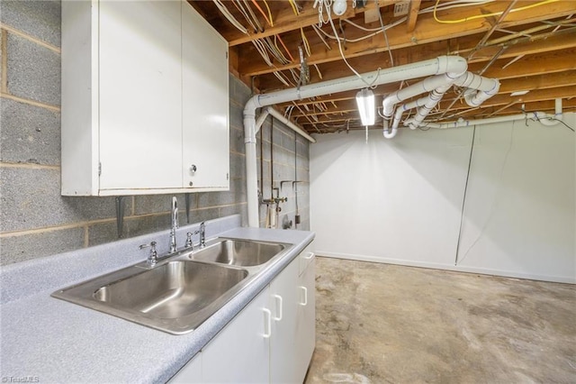 laundry room featuring a sink