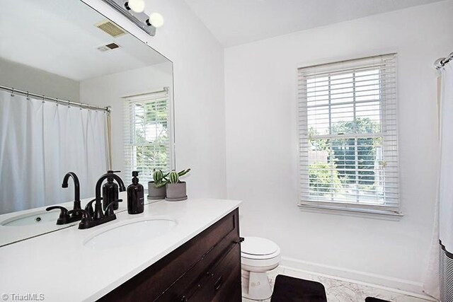5467 Moravian Heights Ln, Clemmons, NC 27012 - bathroom featuring vanity and a shower with curtain