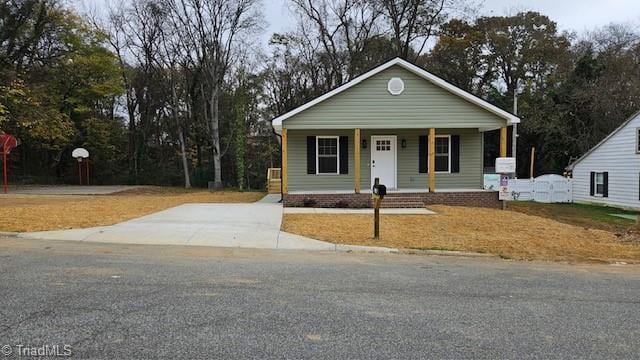 view of front of house featuring covered porch