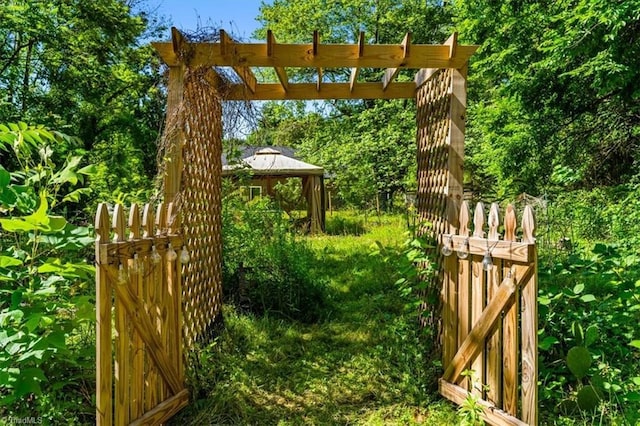 3941 Vest Mill Rd, Winston-Salem, NC 27103 - view of gate