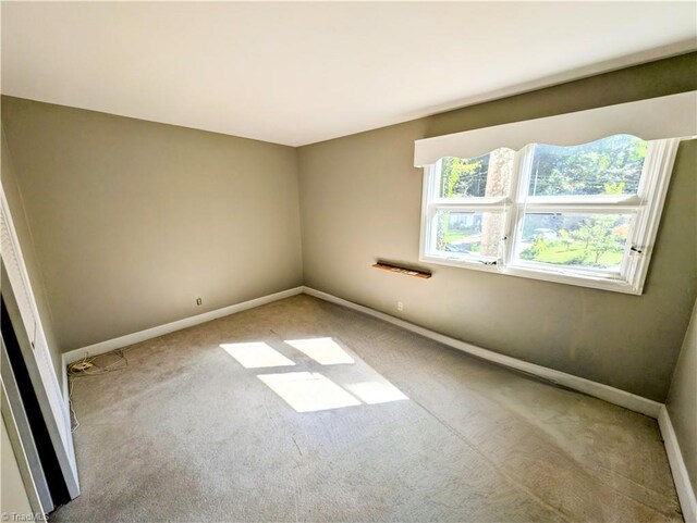 2841 Wesleyan Ln, Winston-Salem, NC 27106 - unfurnished room featuring carpet flooring and baseboards
