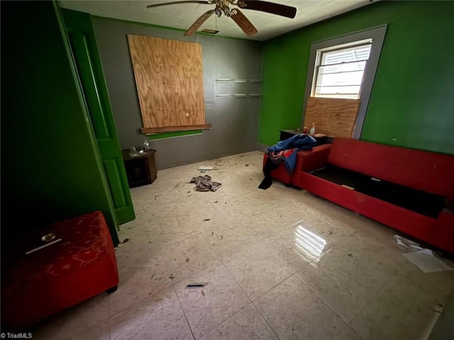 bedroom with ceiling fan