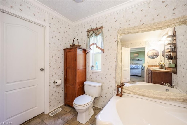 ensuite bathroom featuring a garden tub, visible vents, crown molding, toilet, and wallpapered walls
