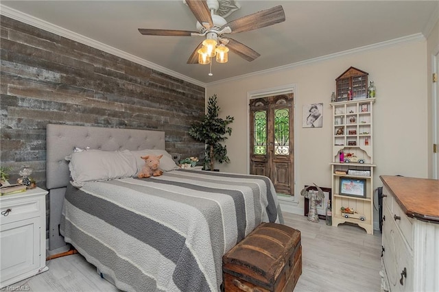 250 Oakmont Ter, Lexington, NC 27295 - bedroom featuring crown molding, light wood-style flooring, and a ceiling fan