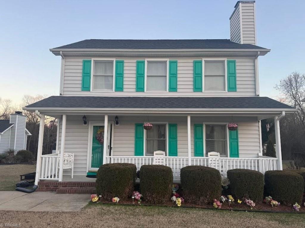 view of front of house featuring a porch