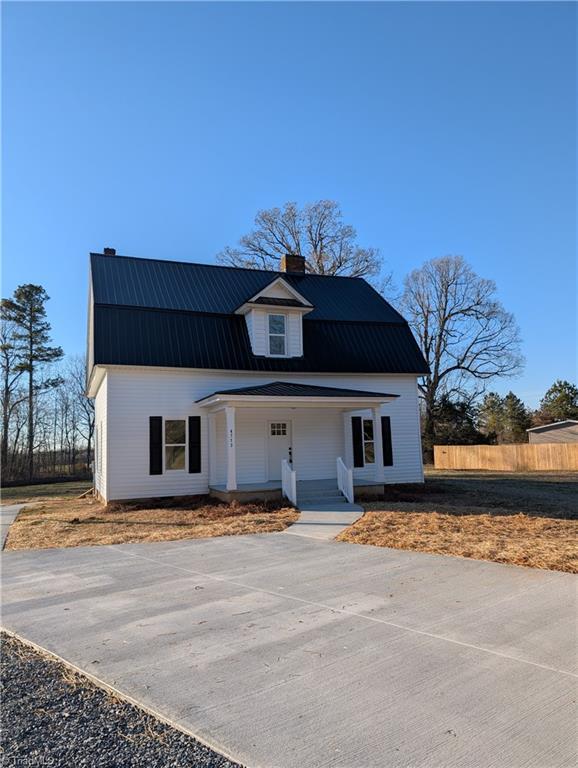 view of front of house with covered porch