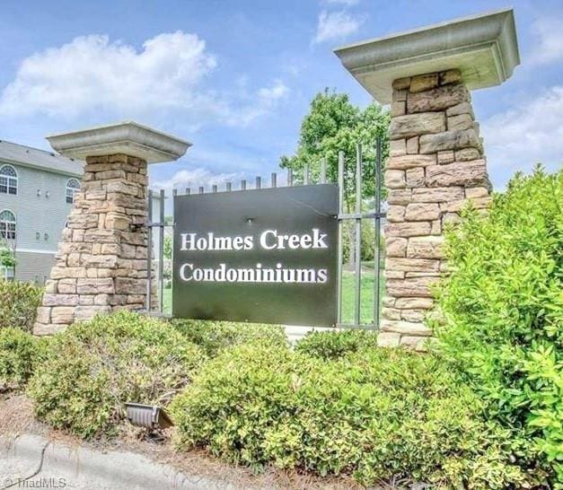 1620 Cherry Blossom Ln Unit 301, Winston-Salem, NC 27127 - view of community sign