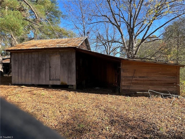 view of outdoor structure