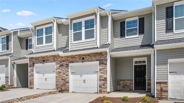 1259 Evelynnview Ln, Kernersville, NC 27284 - townhome / multi-family property featuring a garage