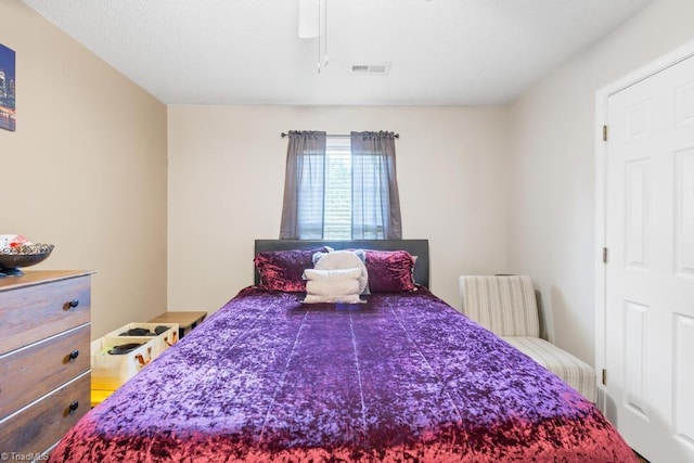 6112 Hedgecock Cir Unit 3B, High Point, NC 27265 - bedroom featuring a ceiling fan