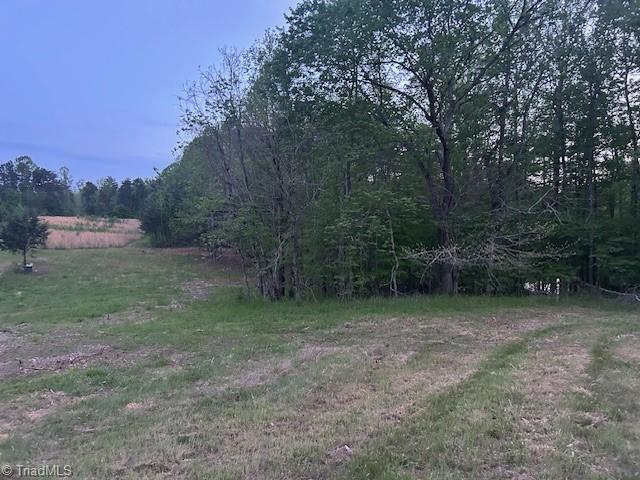 618 Crystal Cove Ln, Yanceyville, NC 27379