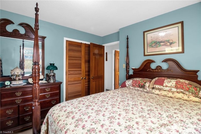 bedroom featuring a closet