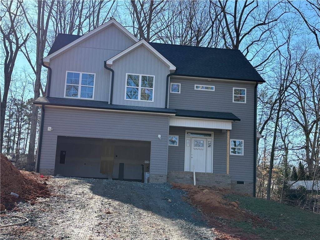 view of front facade with a garage