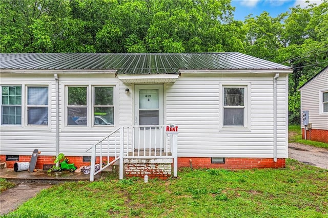 415 White Oak St, High Point, NC 27260 - bungalow-style home featuring crawl space, a metal roof, and a front yard