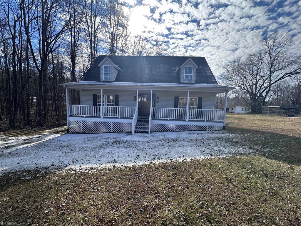 view of front facade featuring covered porch