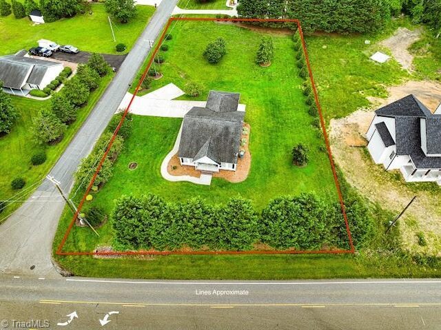 525 Bennett St, Mount Airy, NC 27030 - aerial view of property's location featuring property parcel outlined