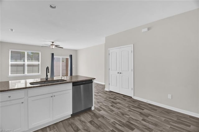 1442 Crestlawn Trl, Pfafftown, NC 27040 - kitchen featuring white cabinets, dishwasher, a sink, a ceiling fan, and dark wood-type flooring