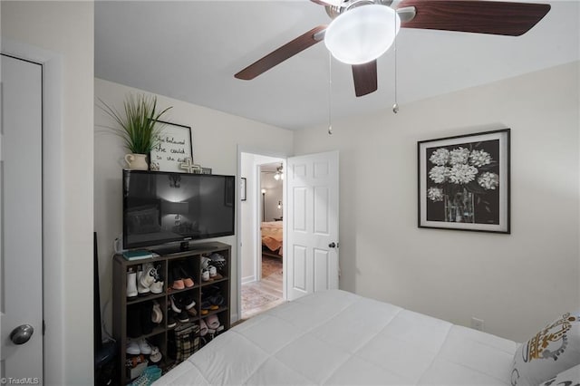 bedroom with ceiling fan