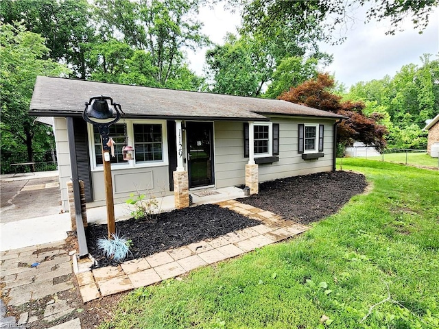 1129 Foxtrot Ct, King, NC 27021 - ranch-style home with covered porch