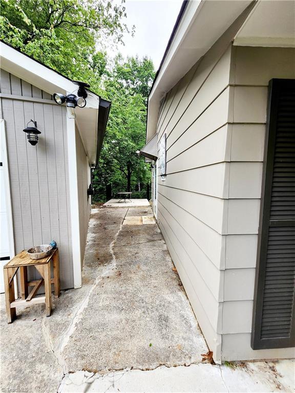 1129 Foxtrot Ct, King, NC 27021 - view of side of property
