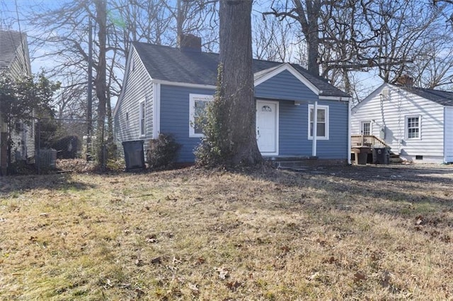 view of front of house featuring a front yard