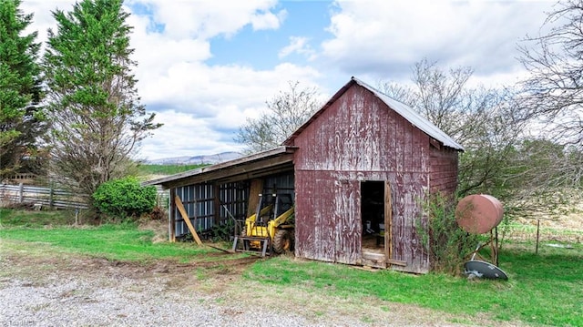 view of outbuilding