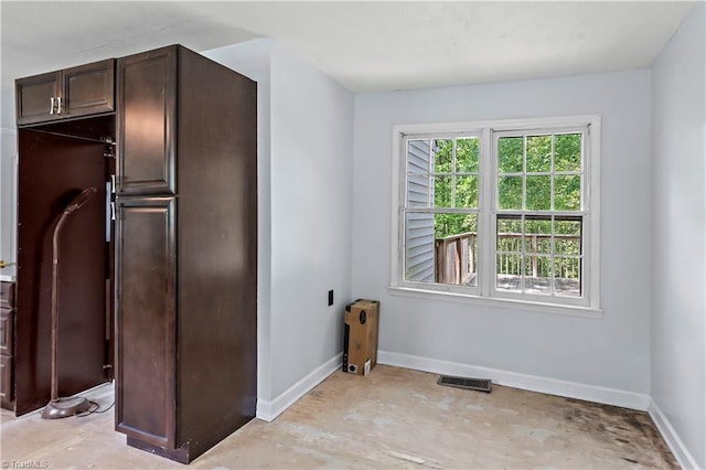 2226/2234 NC-268, Pilot Mountain, NC 27041 - interior space with baseboards and a closet