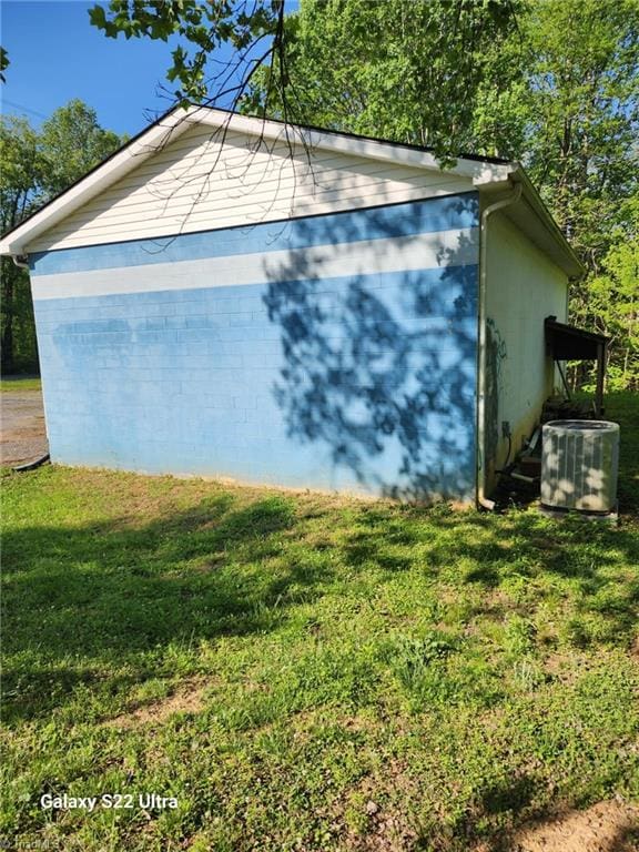 2226/2234 NC-268, Pilot Mountain, NC 27041 - garage featuring central AC unit