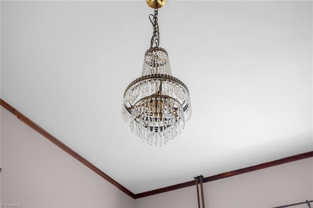 room details featuring a chandelier