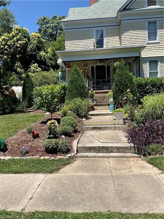 entrance to property with covered porch