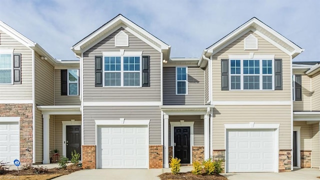 1371 Amberview Ln, Kernersville NC, 27284, 2 bedrooms, 2.5 baths house for sale