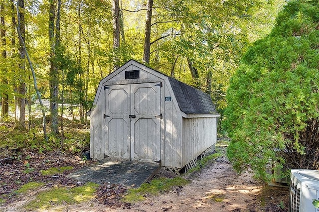 view of outbuilding